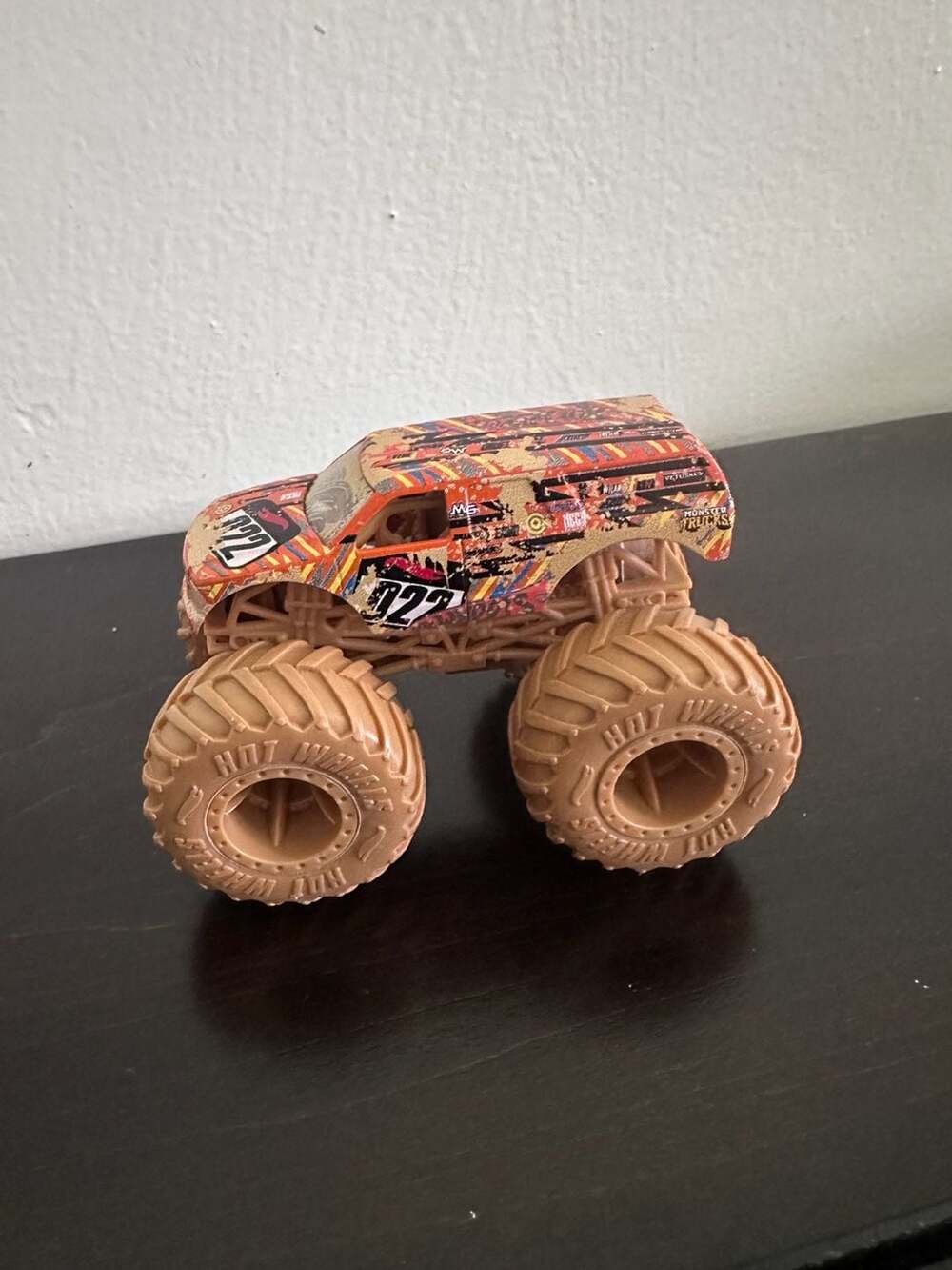 Hot Wheels Monster Trucks 1:64 Scale Muddy 222 Die-Cast Vehicle
